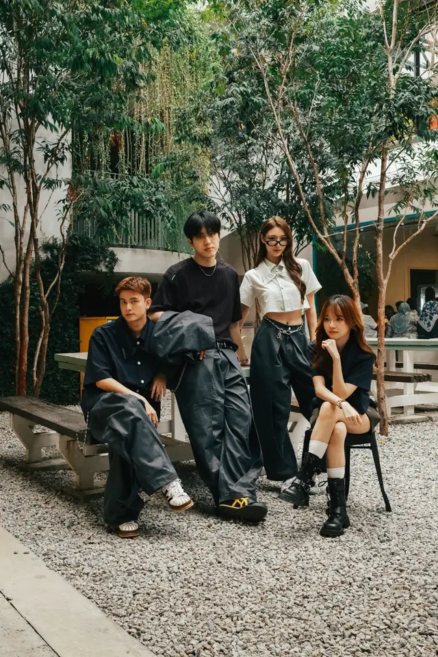 '8' 015 LOV8 · DROP 1 campaign
